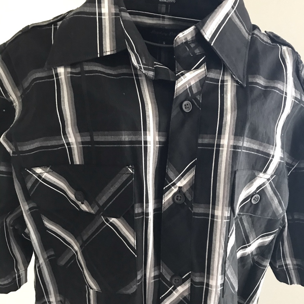 Men’s short sleeve shirt